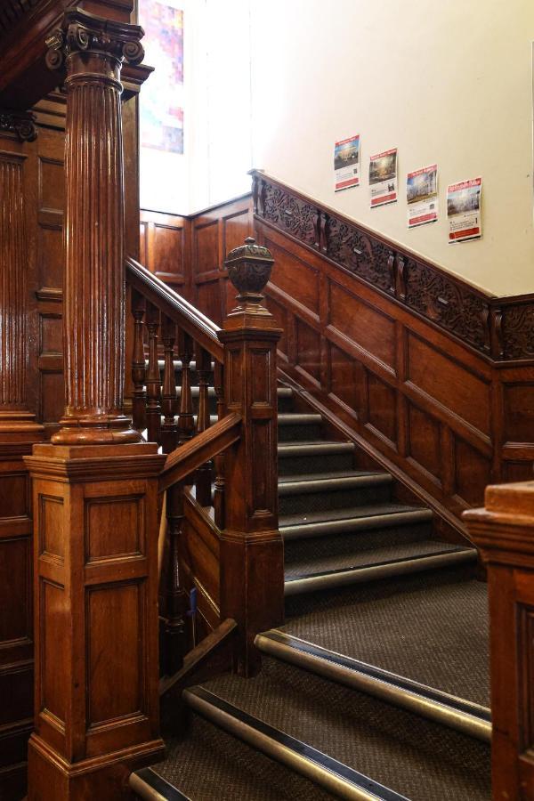 Albergue Astor Hyde Park (adults Only)